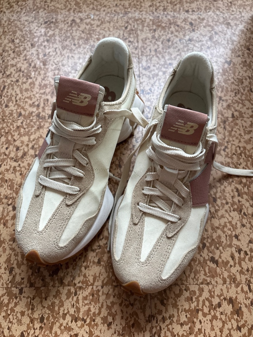 New Balance Classics 327